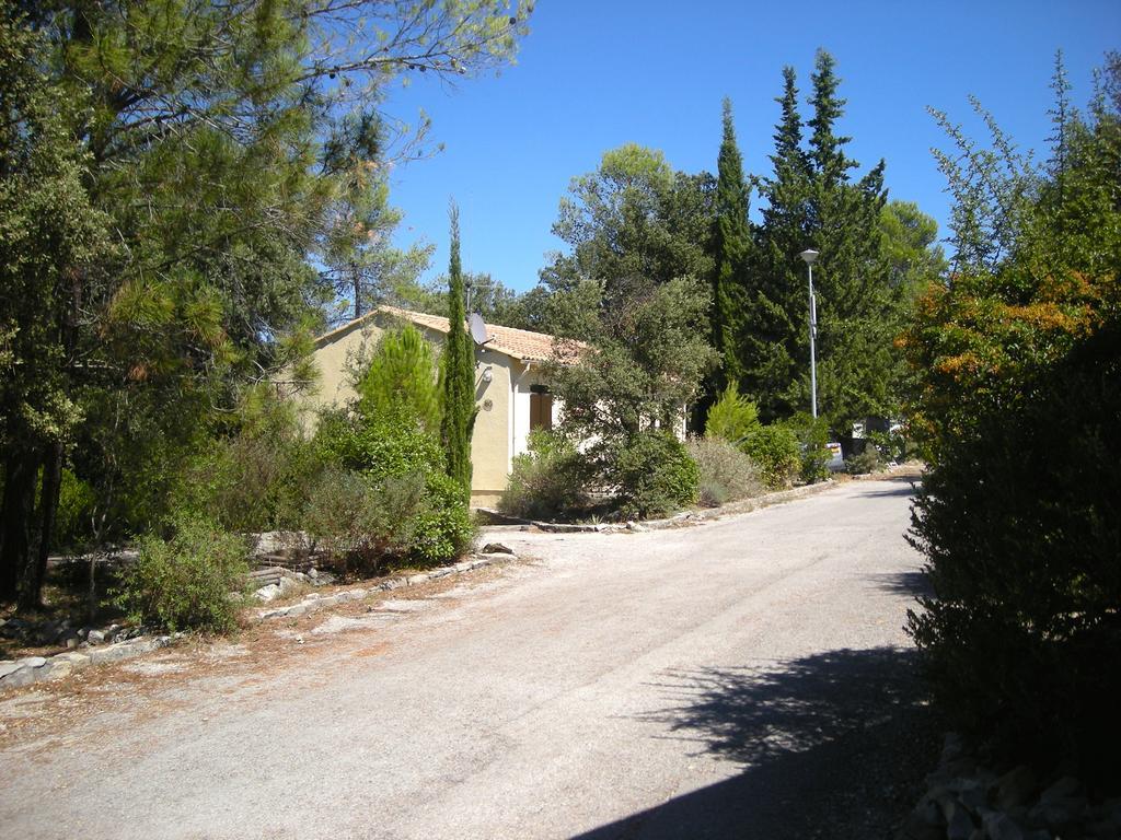 Bungalow Claret Vacquières المظهر الخارجي الصورة